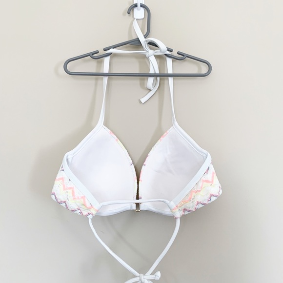 Victoria’s Secret Full Cup Halter Bikini Top - Picture 3 of 3